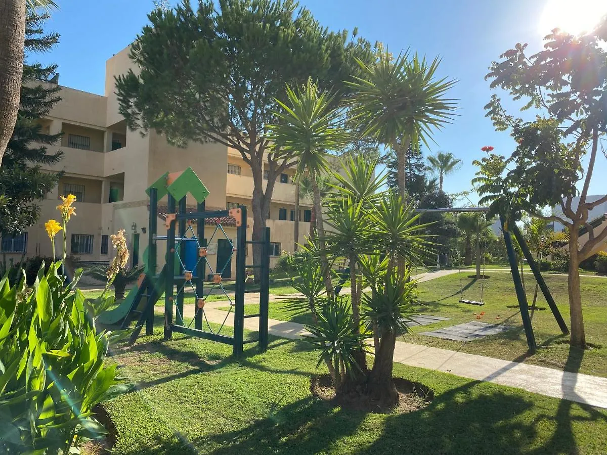 Nice Ground Floor Apartment- 2 Bedrooms - 450 Meters From The Beach 马尔韦利亚 公寓