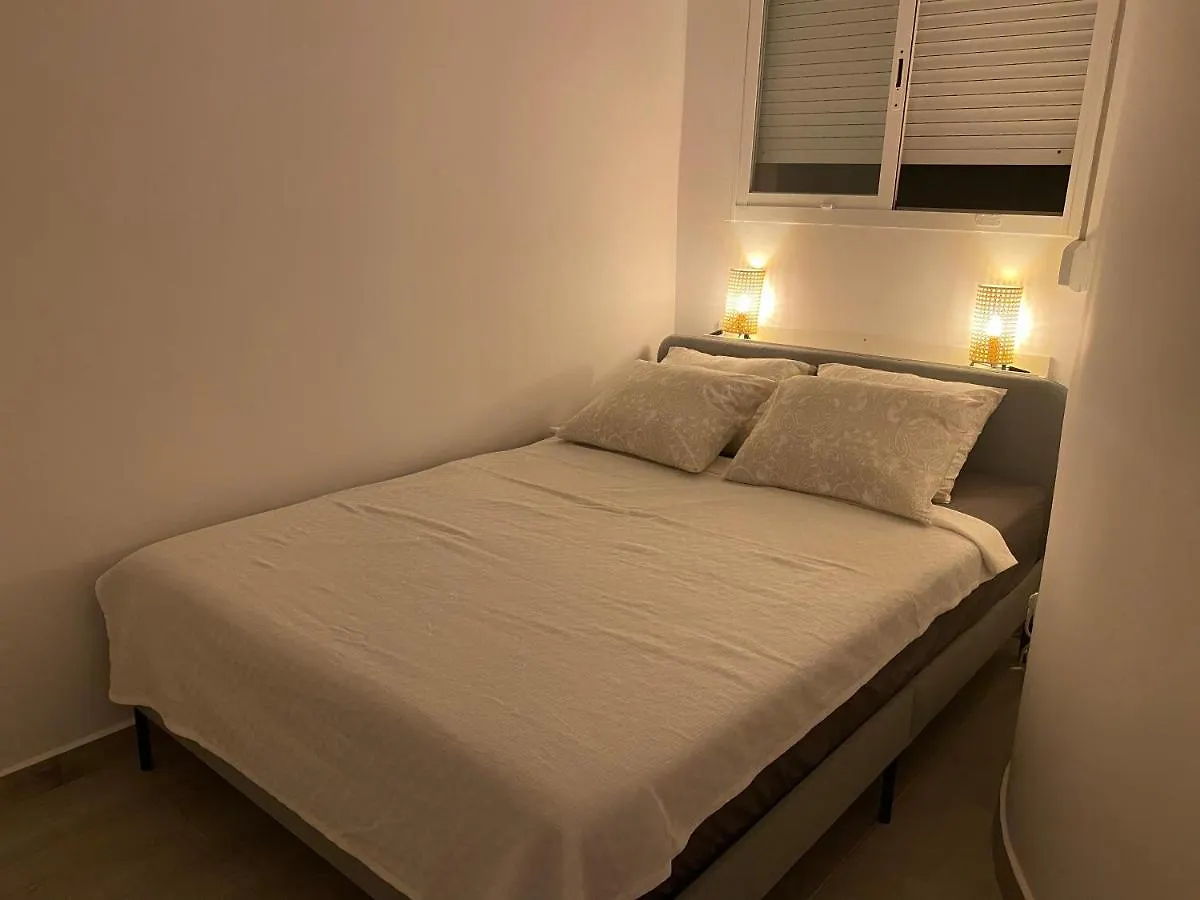 Nice Ground Floor Apartment- 2 Bedrooms - 450 Meters From The Beach 马尔韦利亚 西班牙